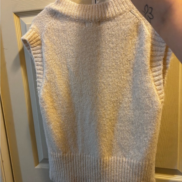 Cream V-Neck Sleeveless Knit Top - Women's Cozy Layering Vest - Picture 6 of 6